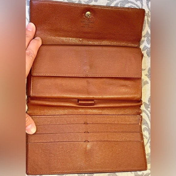 Louis Vuitton Monogram Sarah Wallet - Picture 3 of 12